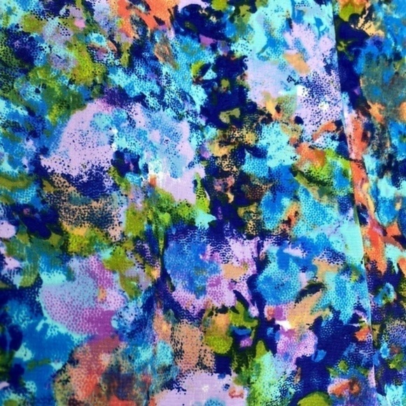 FOREVER 21 watercolor‎ print shorts.Pockets.  Size zip.Lined.Lightweight. Medium - Picture 3 of 11